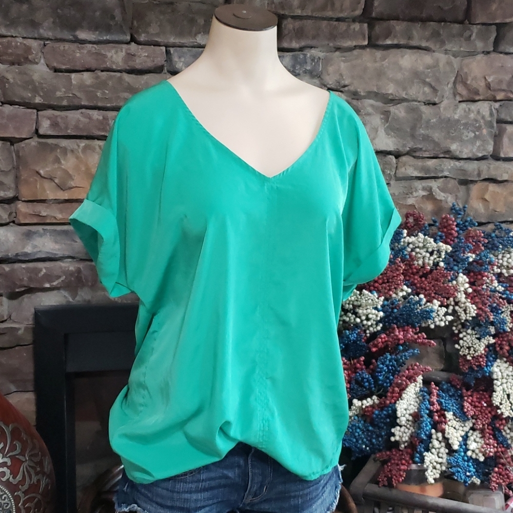 OLD NAVY SILKY BLOUSE SZ L